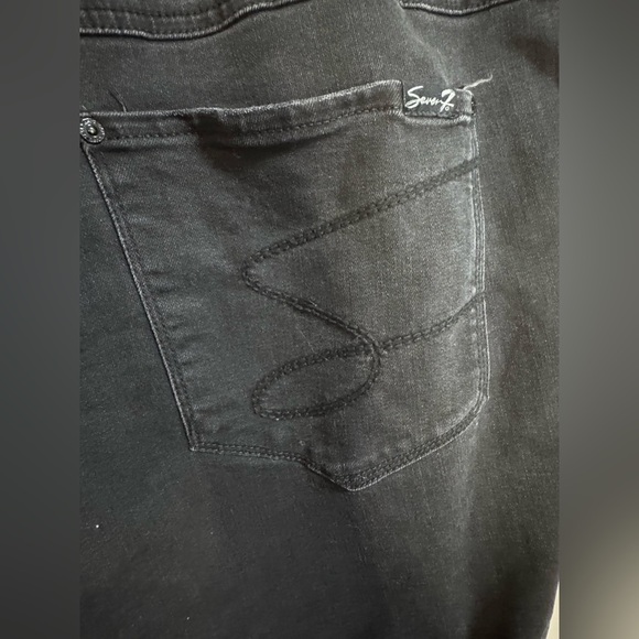 Seven7 Black Denim Jeans with Knee Holes - Picture 4 of 4